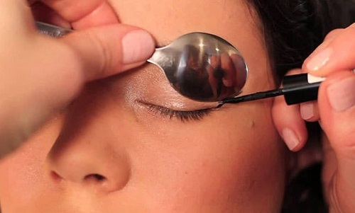 https://nogolbeauty.ir/خط-چشم-گربه-ای