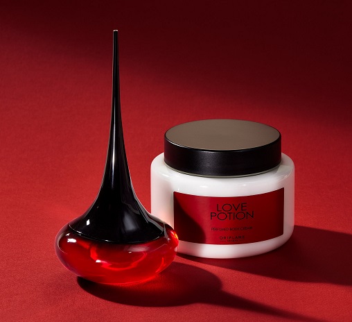 https://nogolbeauty.ir/عطر-زنانه
