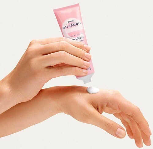 https://nogolbeauty.ir/product/%DA%A9%D8%B1%D9%85-%D8%AF%D8%B3%D8%AA-%D9%88%DB%8C%D8%AA%D8%A7%D9%85%DB%8C%D9%86%D9%87-%DA%AF%D9%84%D9%88-%D8%A7%D8%B3%D9%86%D8%B4%D8%A7%D9%84%D8%B2-%D8%A7%D9%88%D8%B1%DB%8C%D9%81%D9%84%DB%8C%D9%85